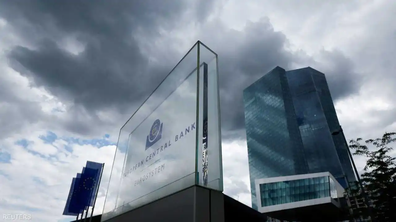 المركزي الأوروبي يراقب تداعيات موجة صعود أسعار الوقود على التضخم في القارة